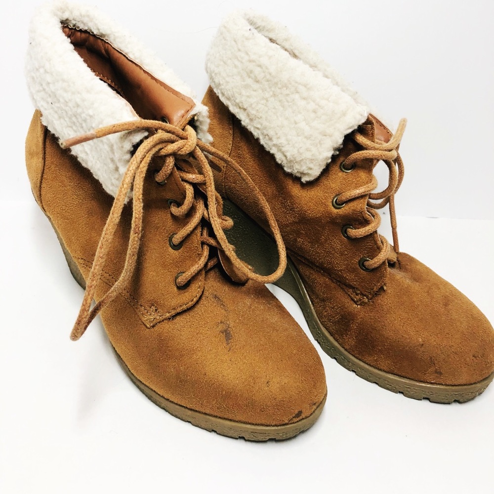 Rampage brown booties with Sherpa rim